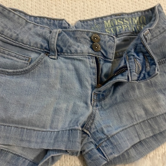 Y2K Mossimo jean shorts size low rise straight hip and thigh size 1 - Picture 4 of 8